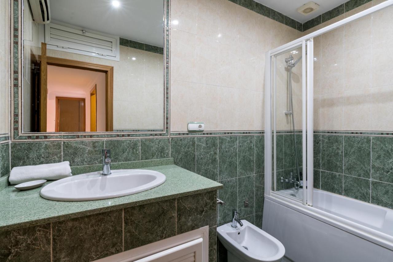 Holi-Rent Salado Lägenhet Sevilla Exteriör bild